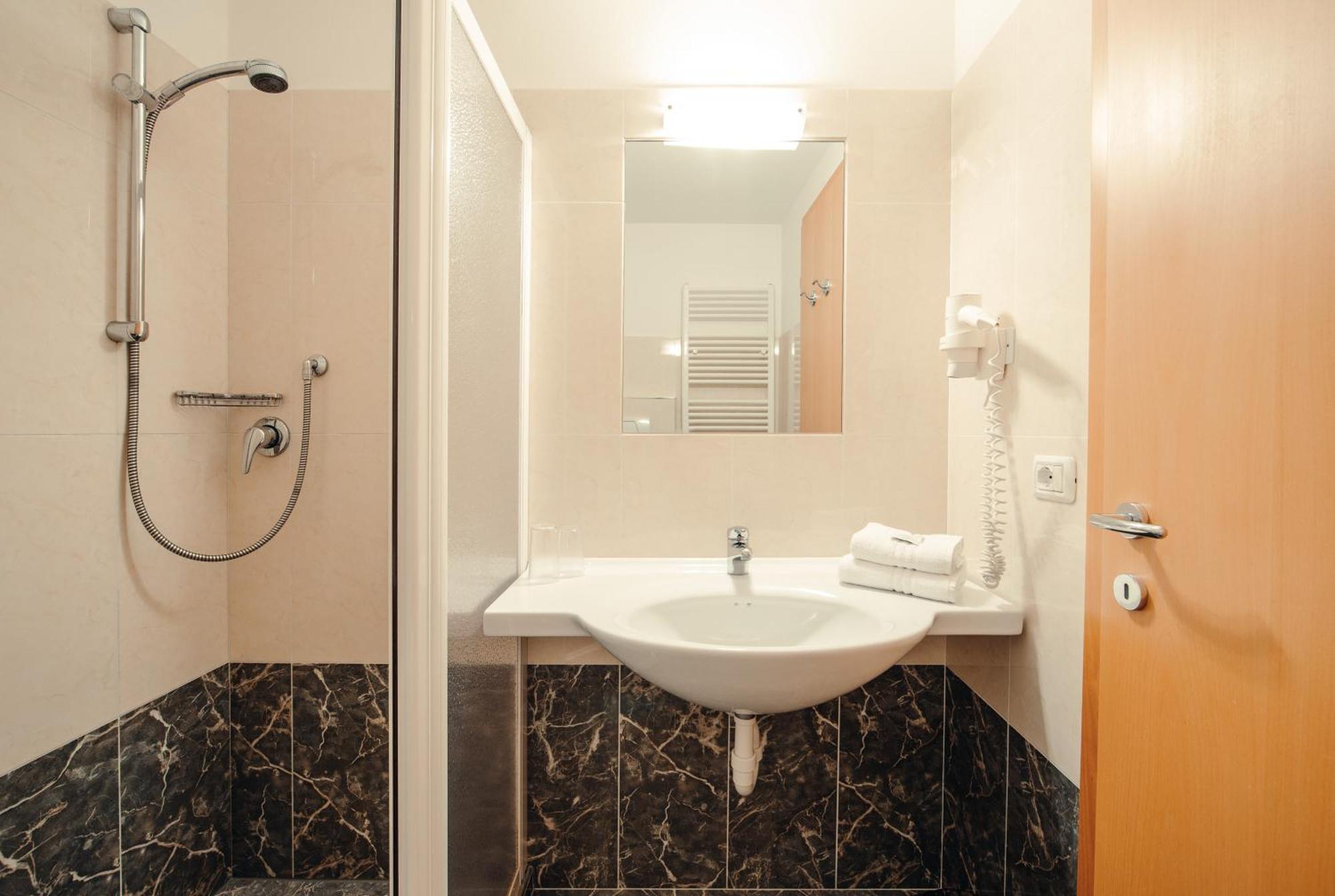 Hotel Ludwigshof & Luvina Trodena Quarto foto
