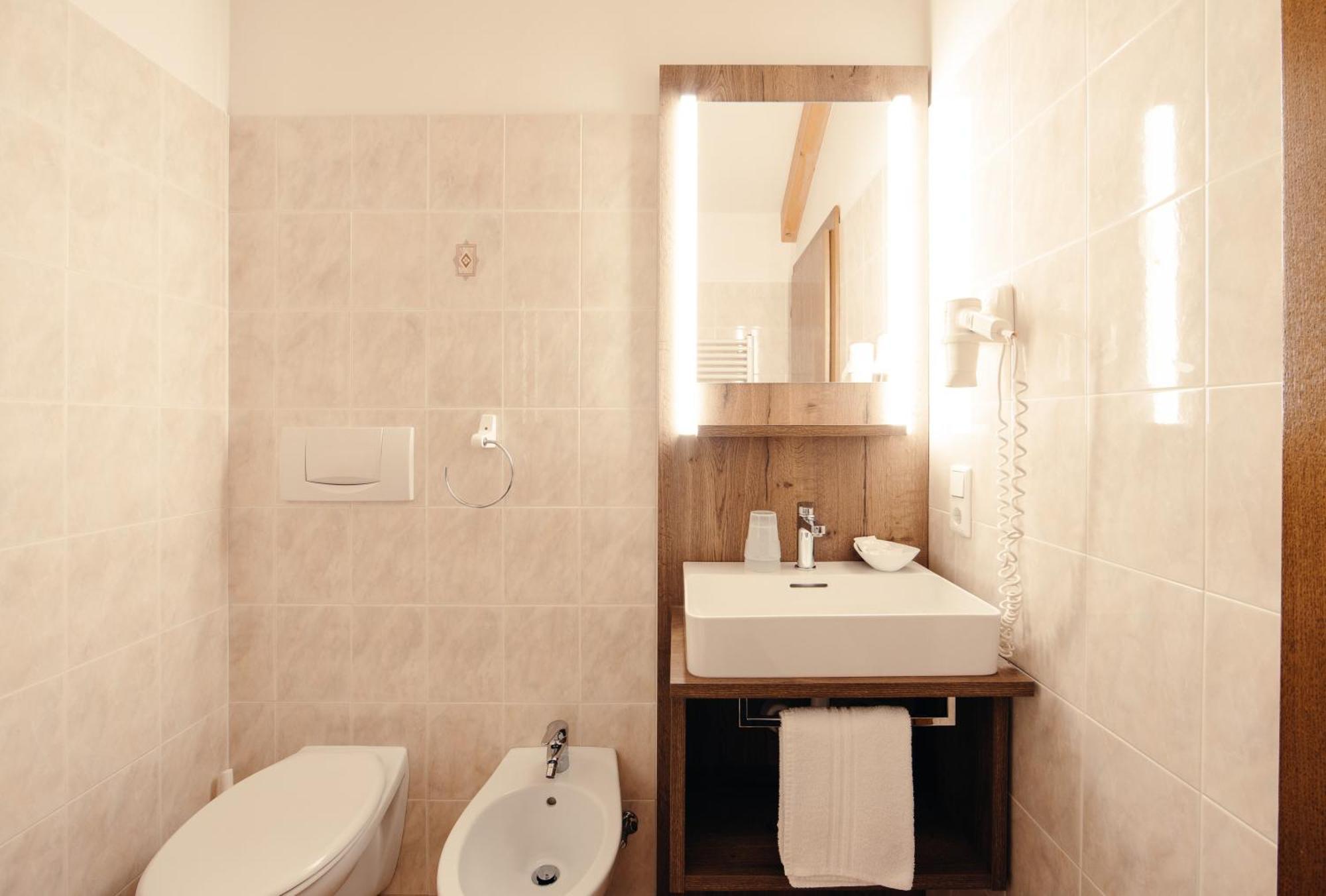 Hotel Ludwigshof & Luvina Trodena Quarto foto
